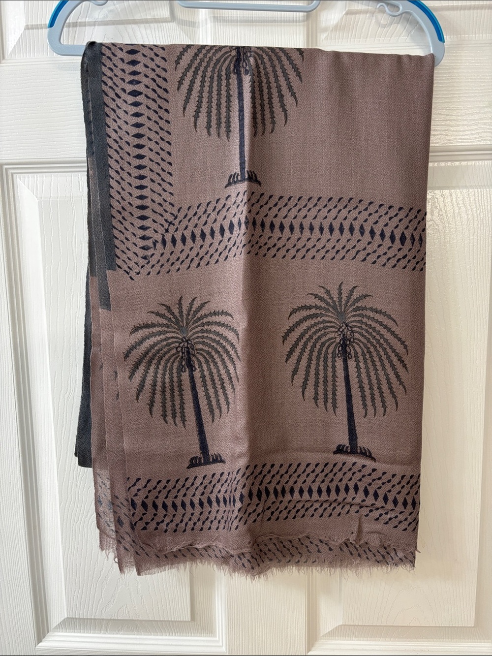 Elegant Palm Tree Print Shawl Scarf - Brown